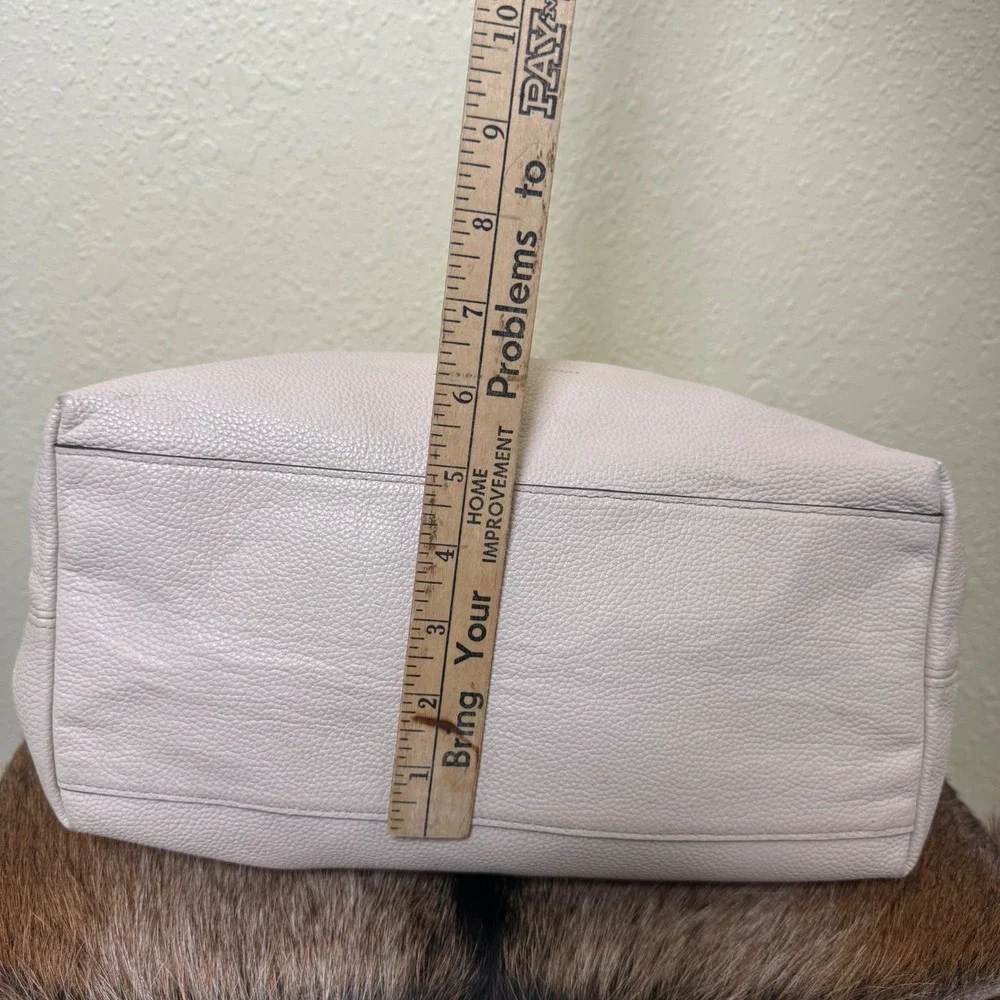 Rebecca Minkoff Chain Hobo Bag Cream Leather Handle Side Zippers‎ Quiet Luxury
